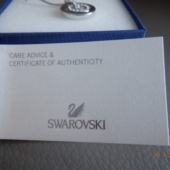 SWAROVSKI necklace circular hollow crystal pendant silver colour Rhodium plated - Picture 11 of 11